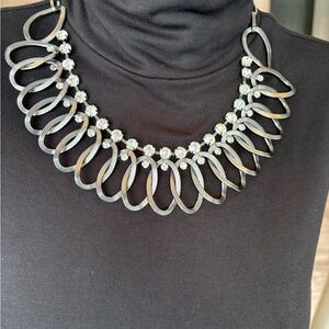 Grey Metal Wire Short Necklace With Crystal Stones